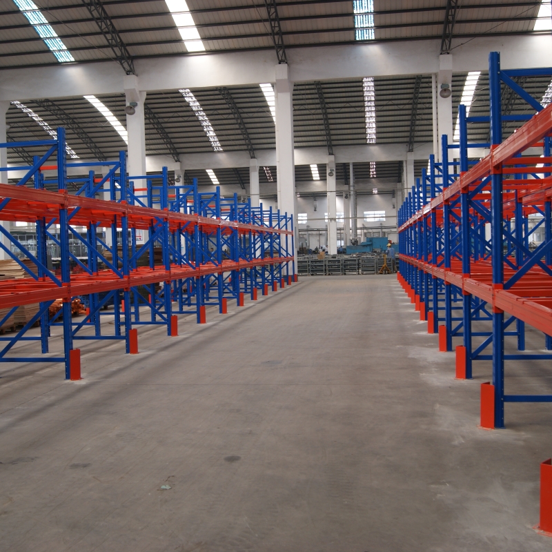 Heavy warehouse shelf