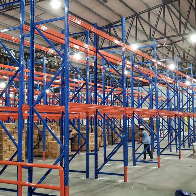 Heavy warehouse shelf