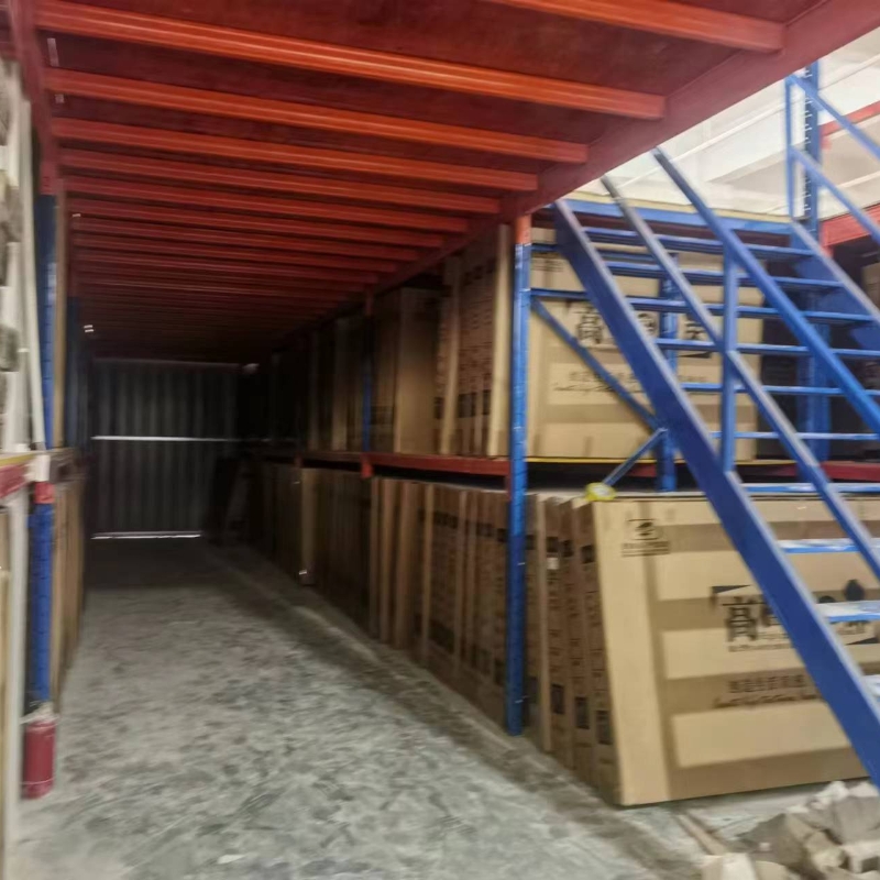 Shelf-type attic deck