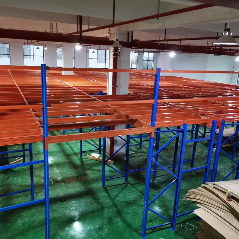 Shelf-type attic deck