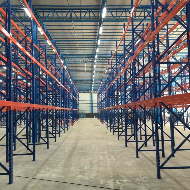 Heavy warehouse shelf