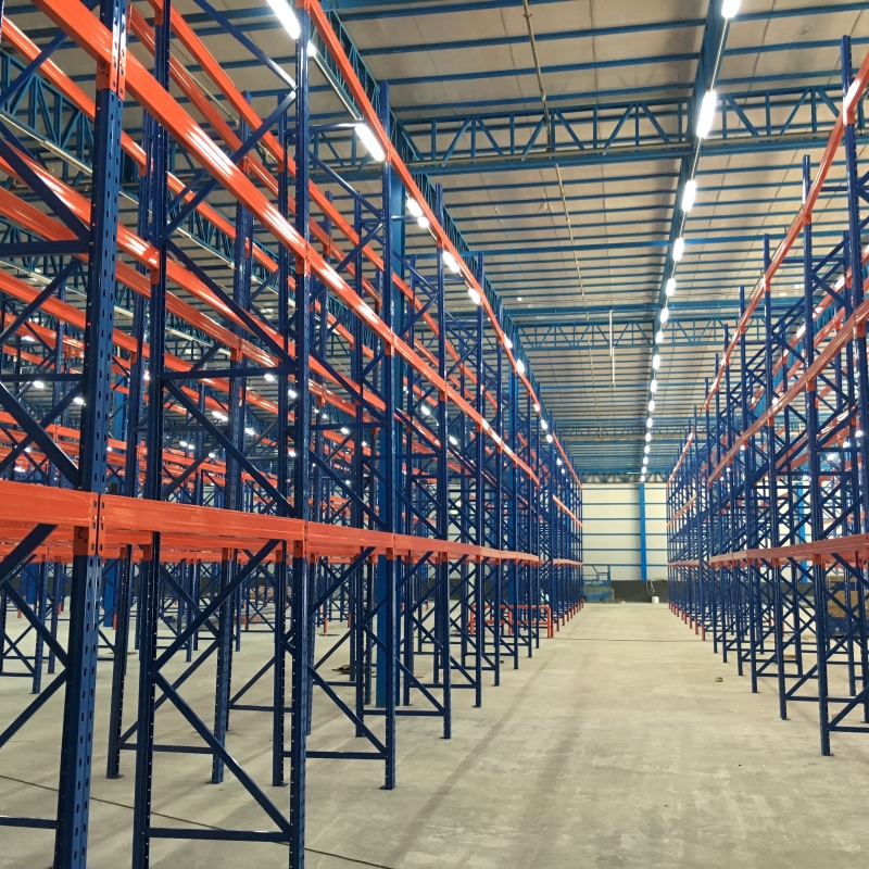 Heavy warehouse shelf