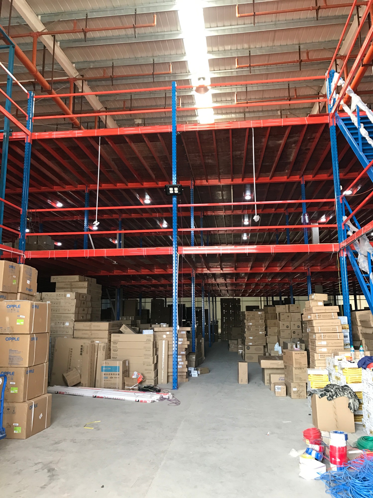 Characteristics and applications of warehouse mezzanine platform shelves