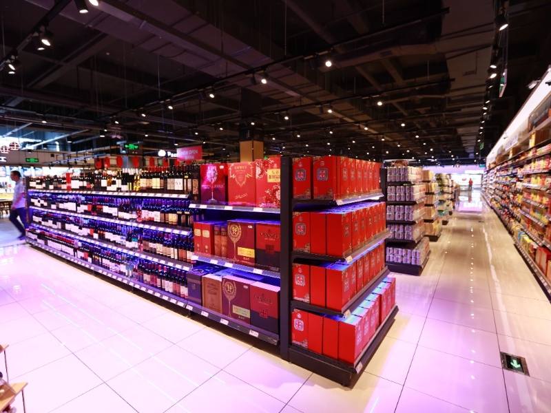 What are the development trends of supermarket shelves?